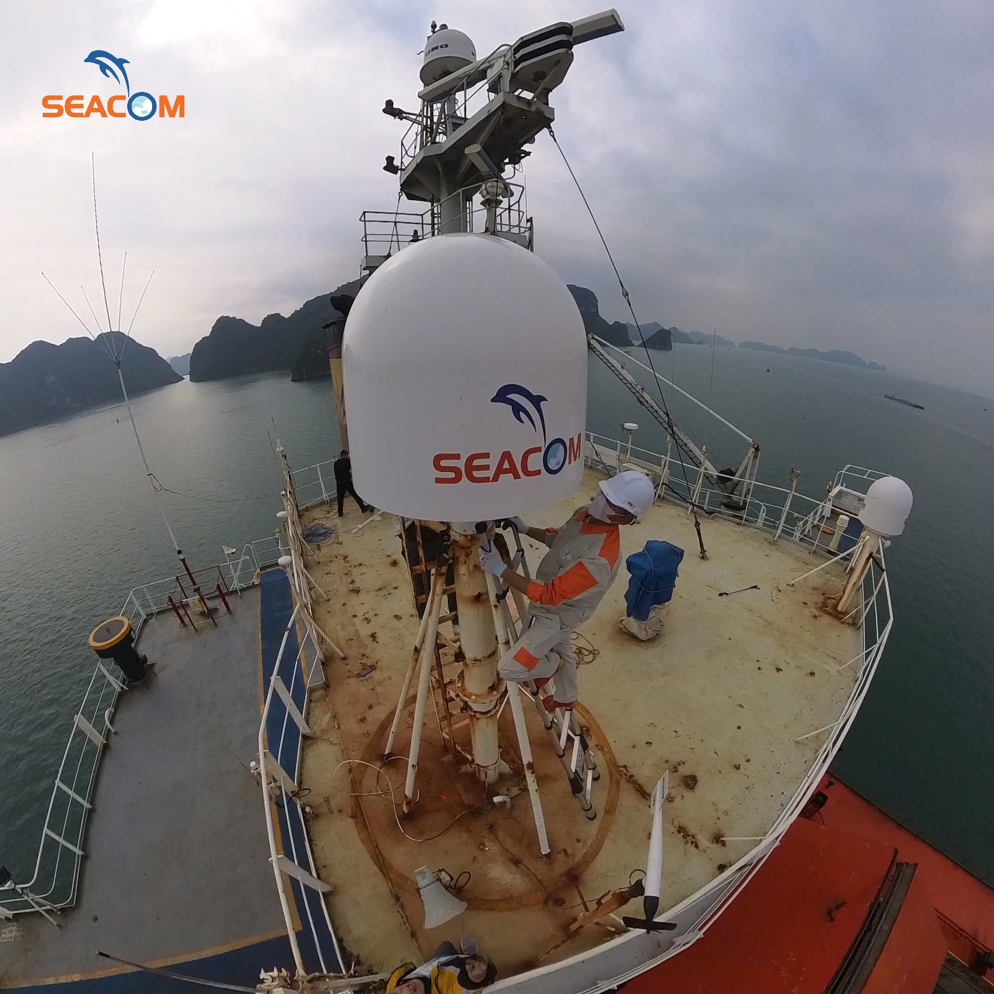 Lắp đặt Ăng-ten Seacom Auto tracking trên tàu vận tải biển