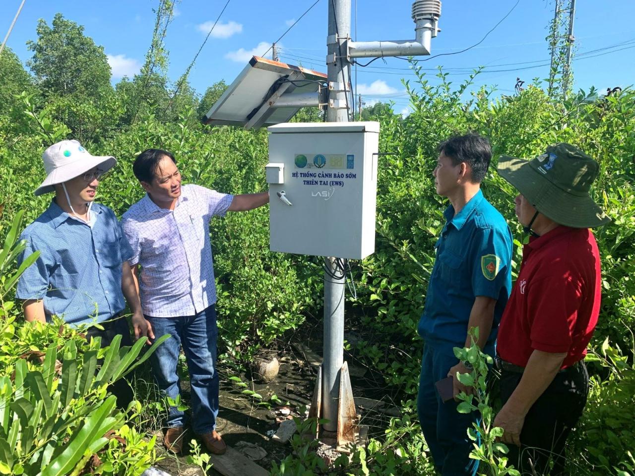 Trạm cảnh báo rủi ro thiên tai sớm được lắp đặt tại xã Đất Mũi, huyện Ngọc Hiển, tỉnh Cà Mau