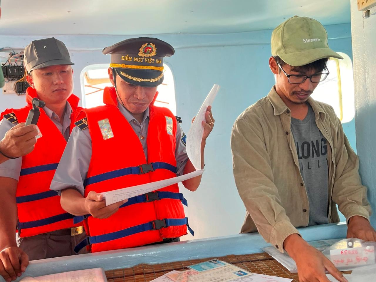 Xử lý vi phạm của nhà mạng đối với việc không hỗ trợ ngư dân liên quan đến VMS