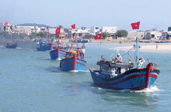 Tàu cá ra khơi