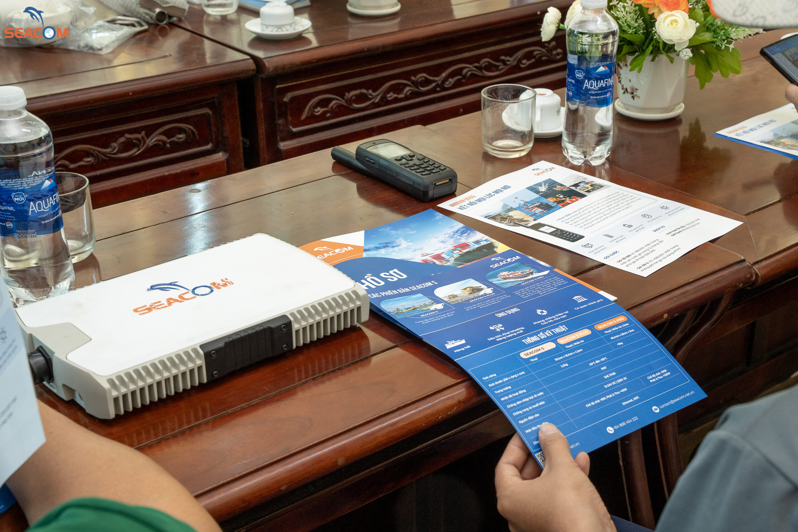 Thông tin về hai sản phẩm Iridium 9555 và Seacom S