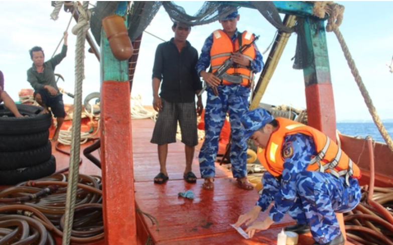 Lực lượng chức năng tăng cường kiểm soát tàu cá vi phạm